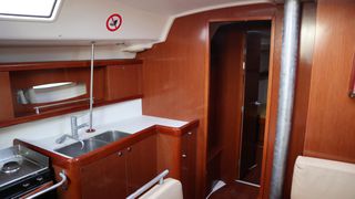 Beneteau 2010 Oceanis 43 Family-thumb-9