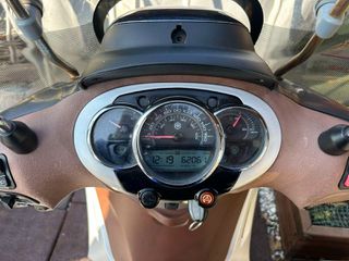 Piaggio Beverly 300 2018-thumb-5