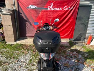 Piaggio Beverly 300 2018-thumb-4