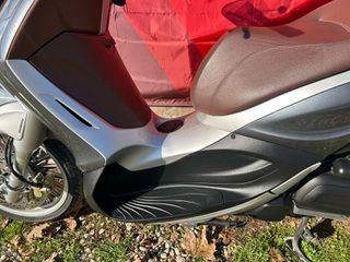 Piaggio Beverly 300 2018-thumb-10
