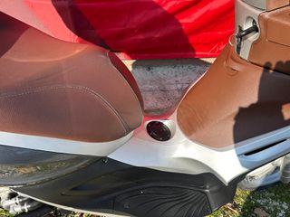 Piaggio Beverly 300 2018-thumb-14