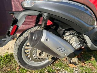 Piaggio Beverly 300 2018-thumb-7