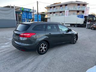 Ford Focus 2017-thumb-1