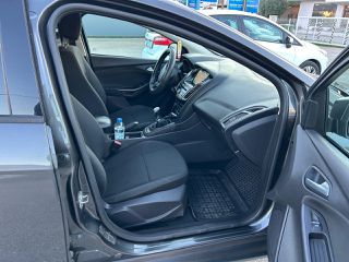 Ford Focus 2017-thumb-2