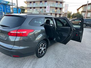Ford Focus 2017-thumb-5