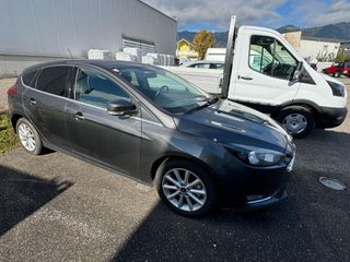 Ford Focus 2018 TITANIUM-thumb-1