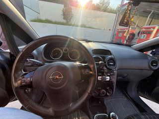 Opel Corsa 2011-thumb-2