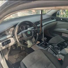 Skoda Superb 2008-thumb-4