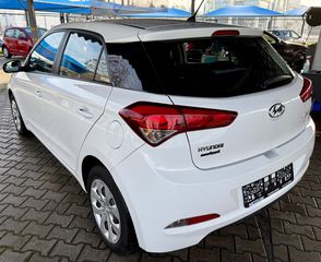 Hyundai i 20 2015 1.1 CRDI STYLE-thumb-4