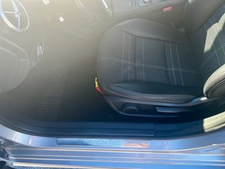 Mercedes-Benz CLA 180 2015-thumb-17