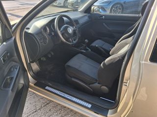 Volkswagen Golf 2004 1.4 3d-thumb-20