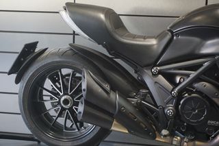 Ducati Diavel 2017 1200 DARK-thumb-5