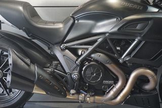Ducati Diavel 2017 1200 DARK-thumb-10