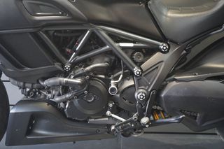 Ducati Diavel 2017 1200 DARK-thumb-16