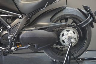 Ducati Diavel 2017 1200 DARK-thumb-17