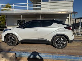 Toyota C-HR 2022-thumb-5