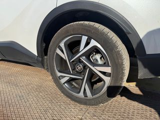 Toyota C-HR 2022-thumb-8