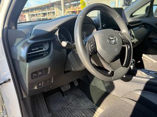 Toyota C-HR 2022-thumb-15
