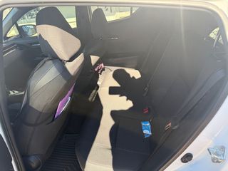 Toyota C-HR 2022-thumb-23