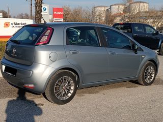Fiat Grande Punto 2011-thumb-6