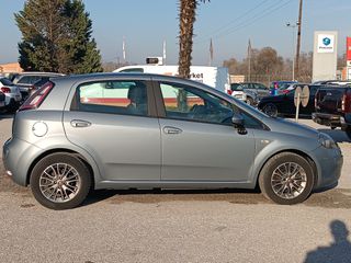Fiat Grande Punto 2011-thumb-7