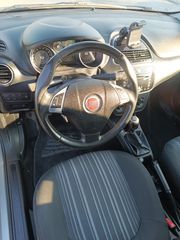 Fiat Grande Punto 2011-thumb-10
