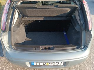 Fiat Grande Punto 2011-thumb-15