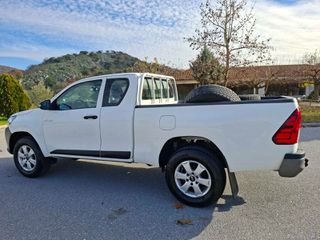 Toyota Hilux 2019-thumb-1