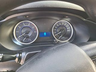Toyota Hilux 2019-thumb-8