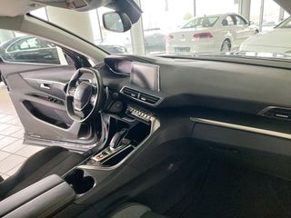 Peugeot 3008 2019-thumb-8