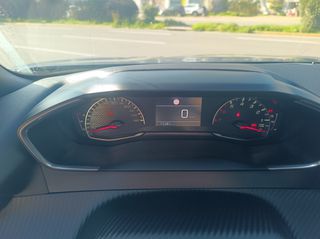 Peugeot 2008 2025 STYLE 100HP 1.2 BENZINH-thumb-8