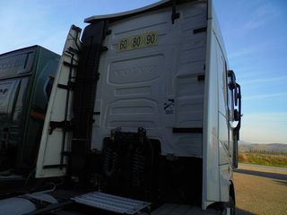 Volvo 2016 FH4 460-thumb-5