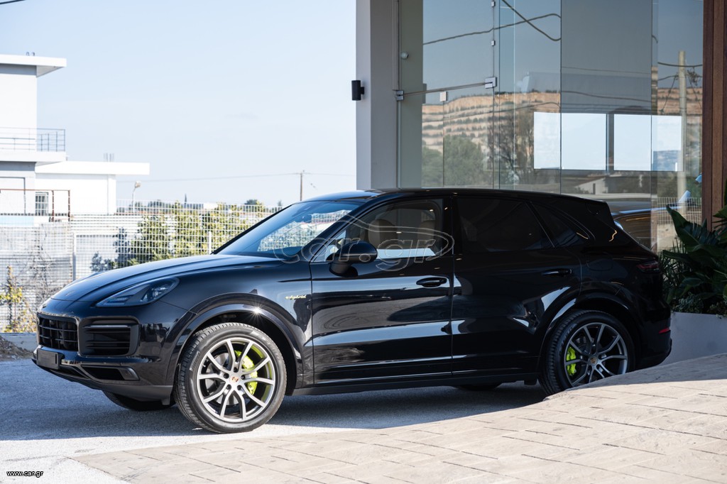 Porsche Cayenne 2022 E-Hybrid Platinum Edition