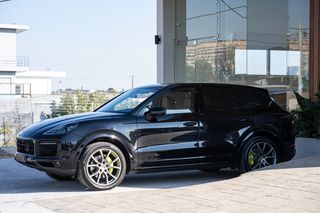 Porsche Cayenne 2022 E-Hybrid Platinum Edition