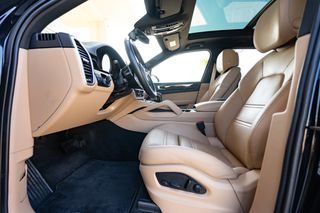 Porsche Cayenne 2022 E-Hybrid Platinum Edition-thumb-16