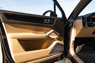 Porsche Cayenne 2022 E-Hybrid Platinum Edition-thumb-13