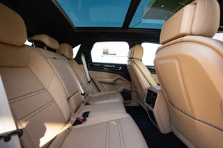 Porsche Cayenne 2022 E-Hybrid Platinum Edition-thumb-38