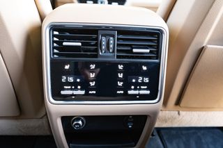 Porsche Cayenne 2022 E-Hybrid Platinum Edition-thumb-34