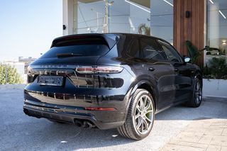 Porsche Cayenne 2022 E-Hybrid Platinum Edition-thumb-2