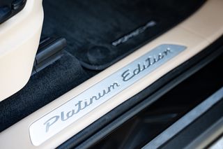 Porsche Cayenne 2022 E-Hybrid Platinum Edition-thumb-19
