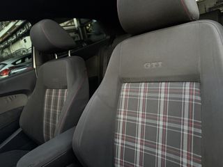 Volkswagen Polo 2011 GTI-thumb-11