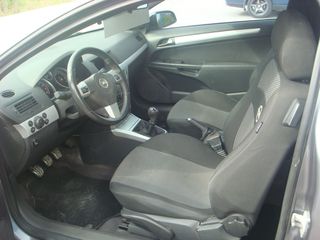 Opel Astra 2006 GTC SPORT 1.6-thumb-5