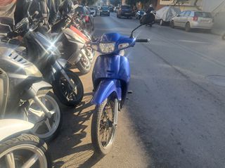 Modenas Kriss II 2004