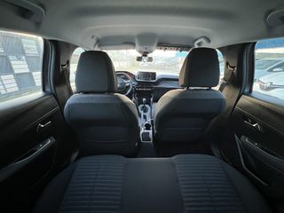Peugeot 208 2021-thumb-18