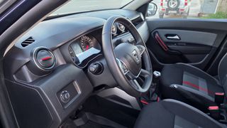 Dacia Duster 2020 TECHROAD 4X4 1.5 DCI-thumb-13