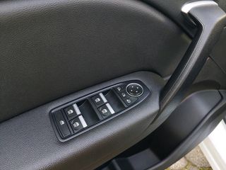 Renault Captur 2021 E-TECH Plug-in Hybrid 160 Intens-thumb-19