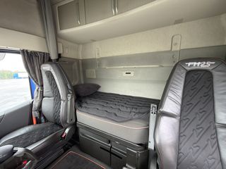 Volvo 2019 FH 500 retarder edition-thumb-14