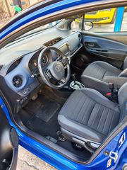 Toyota Yaris 2018 BI-TONE-thumb-8