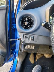 Toyota Yaris 2018 BI-TONE-thumb-11
