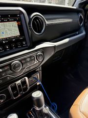 Jeep Wrangler 2022 sky one-thumb-4